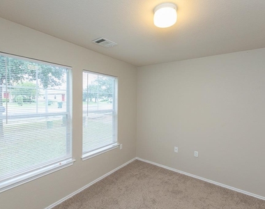 14009 Briarcreek Loop - Photo Thumbnail 7