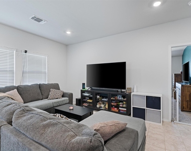 701 Taggart Trl - Photo Thumbnail 17