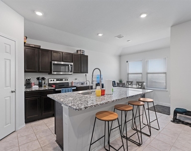 701 Taggart Trl - Photo Thumbnail 18