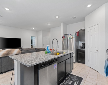 701 Taggart Trl - Photo Thumbnail 19