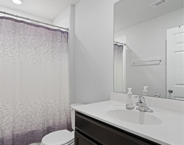 701 Taggart Trl - Photo Thumbnail 8