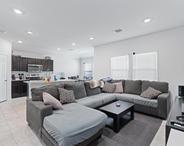 701 Taggart Trl - Photo Thumbnail 15