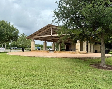 13819 Lothian Dr - Photo Thumbnail 24