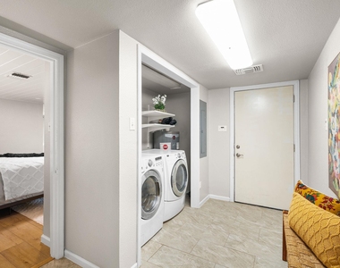 1700 W 7th St - Photo Thumbnail 11