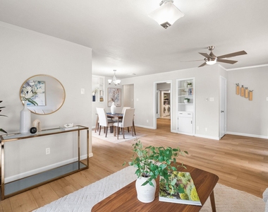 1700 W 7th St - Photo Thumbnail 4