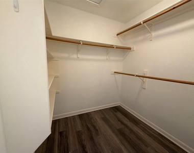 103 N Mockingbird Cir - Photo Thumbnail 11