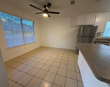 103 N Mockingbird Cir - Photo Thumbnail 2