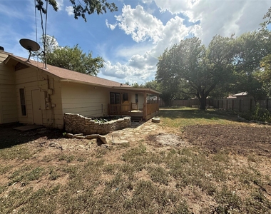 1510 Glen Burnie Dr - Photo Thumbnail 10