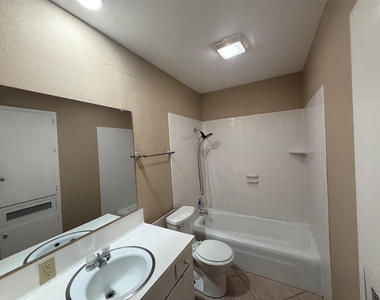 1510 Glen Burnie Dr - Photo Thumbnail 7