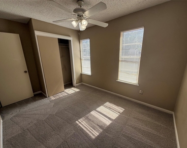 1510 Glen Burnie Dr - Photo Thumbnail 5