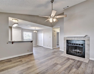 20800 Bonanza St - Photo Thumbnail 7