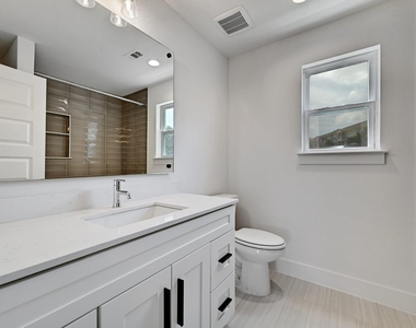 2308 Maxwell Ln - Photo Thumbnail 16