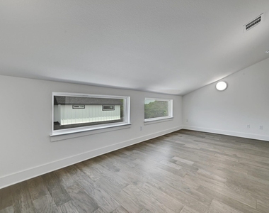 2308 Maxwell Ln - Photo Thumbnail 15