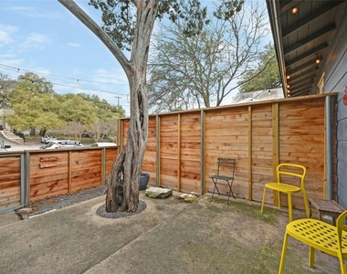 1103 Kenwood Ave - Photo Thumbnail 11