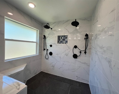 2908 Wadsworth Way - Photo Thumbnail 4