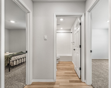 1427 Brookfield St - Photo Thumbnail 3