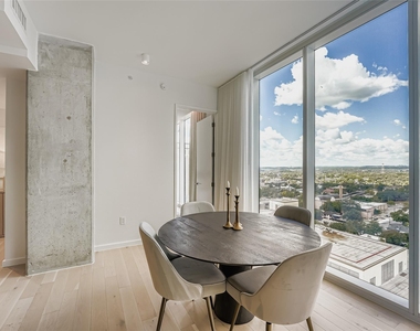 313 W 17th St - Photo Thumbnail 28