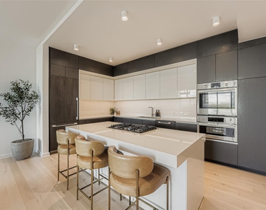 313 W 17th St - Photo Thumbnail 20
