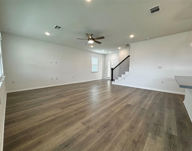 1602 Iberville Dr - Photo Thumbnail 4
