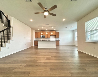1602 Iberville Dr - Photo Thumbnail 5