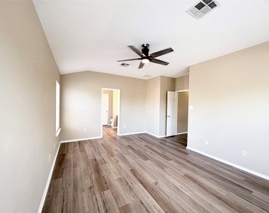 800 Bull Creek Pkwy - Photo Thumbnail 7