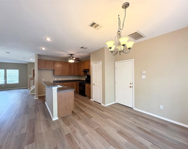 800 Bull Creek Pkwy - Photo Thumbnail 4