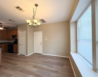 800 Bull Creek Pkwy - Photo Thumbnail 5