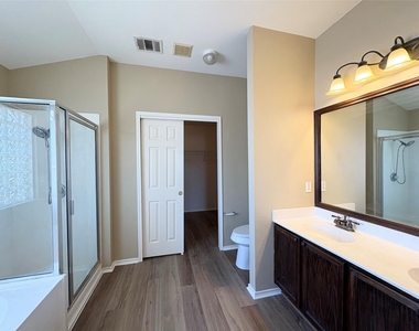 800 Bull Creek Pkwy - Photo Thumbnail 9