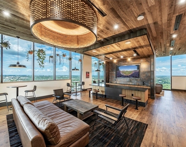 84 East Ave - Photo Thumbnail 14