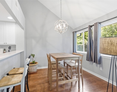 6107 Avery Island Ave - Photo Thumbnail 9