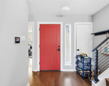6107 Avery Island Ave - Photo Thumbnail 15