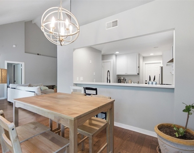 6107 Avery Island Ave - Photo Thumbnail 10