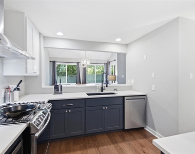 6107 Avery Island Ave - Photo Thumbnail 13