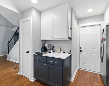 6107 Avery Island Ave - Photo Thumbnail 14