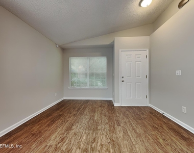 5629 Ellis Trace Drive - Photo Thumbnail 4