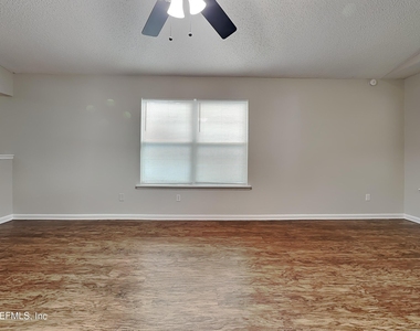 5629 Ellis Trace Drive - Photo Thumbnail 2
