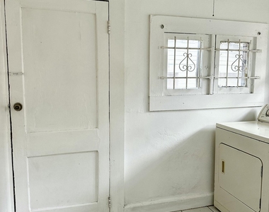 1851 W 19th Street - Photo Thumbnail 7