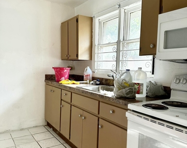 1851 W 19th Street - Photo Thumbnail 5