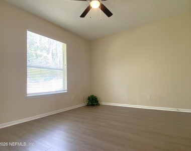 10519 Creston Glen Circle - Photo Thumbnail 12