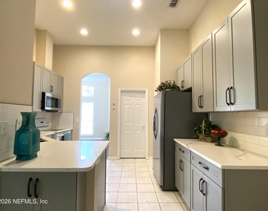 10519 Creston Glen Circle - Photo Thumbnail 4