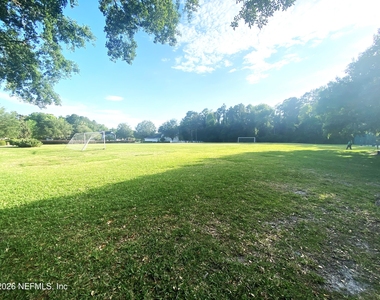 10519 Creston Glen Circle - Photo Thumbnail 24