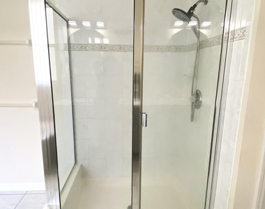10519 Creston Glen Circle - Photo Thumbnail 10