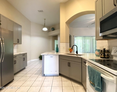 10519 Creston Glen Circle - Photo Thumbnail 6