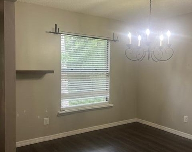 2806 Hilsdale Harbor Way - Photo Thumbnail 7