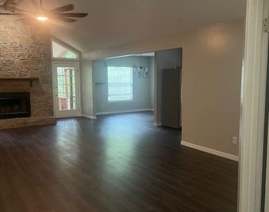 2806 Hilsdale Harbor Way - Photo Thumbnail 4
