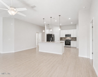 6117 Patriots Landing Lane - Photo Thumbnail 10
