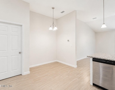 6117 Patriots Landing Lane - Photo Thumbnail 12