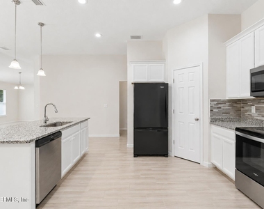 6117 Patriots Landing Lane - Photo Thumbnail 9