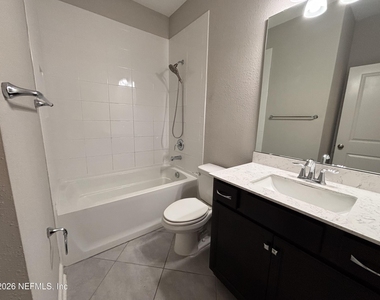 212 Willow Creek Court - Photo Thumbnail 6