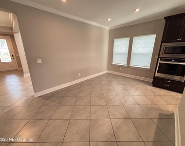 212 Willow Creek Court - Photo Thumbnail 13